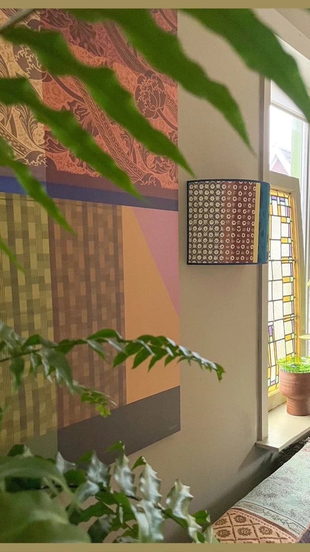 Kom thuis in de warme kleuren van de natuur. Durf te combineren met kleur en diverse prints. Het brengt de kamer tot leven! 

Door kleuren te combineren die in dezelfde warmte zitten kun je eigenlijk niet mis gaan met een combinatie. Ze versterken elkaar en brengen daardoor rust in het geheel. 

Al onze prints en kleuren zijn geïnspireerd op de natuur. Buiten zie je namelijk zoveel kleuren en vormen die allemaal samenkomen en toch is er rust. Dit gevoel van de natuur is de basis van onze unieke collectie.

Kies de kleuren en prints waar jij blij van wordt, dan zit je altijd goed. 

Wil je persoonlijk advies voor een mooie set die perfect in jouw interieur zal staan? Stuur een foto van de kamer of kom langs in onze showroom in Wijk aan Zee. 

Liefs,
Nicky